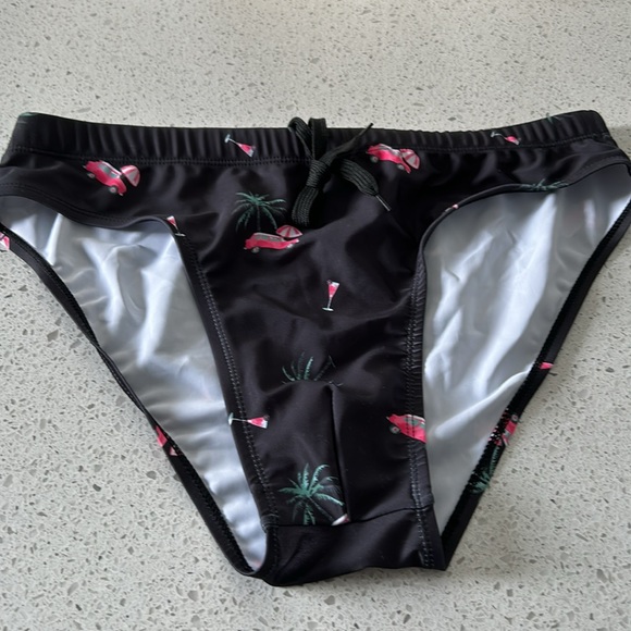 Men’s pattern swim brief - Picture 7 of 10